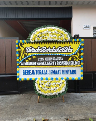 Papan Bunga Duka di Biak Barat