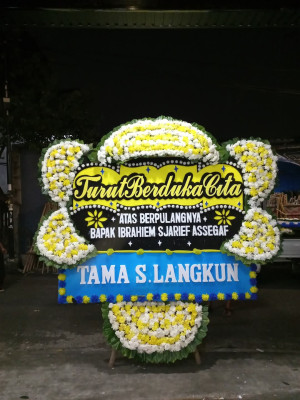 Papan Bunga Duka di Biak Barat